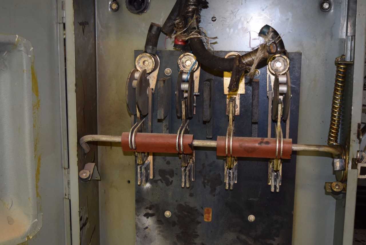 GE 400 A DISCONNECT SWITCH - MISCELLANEOUS