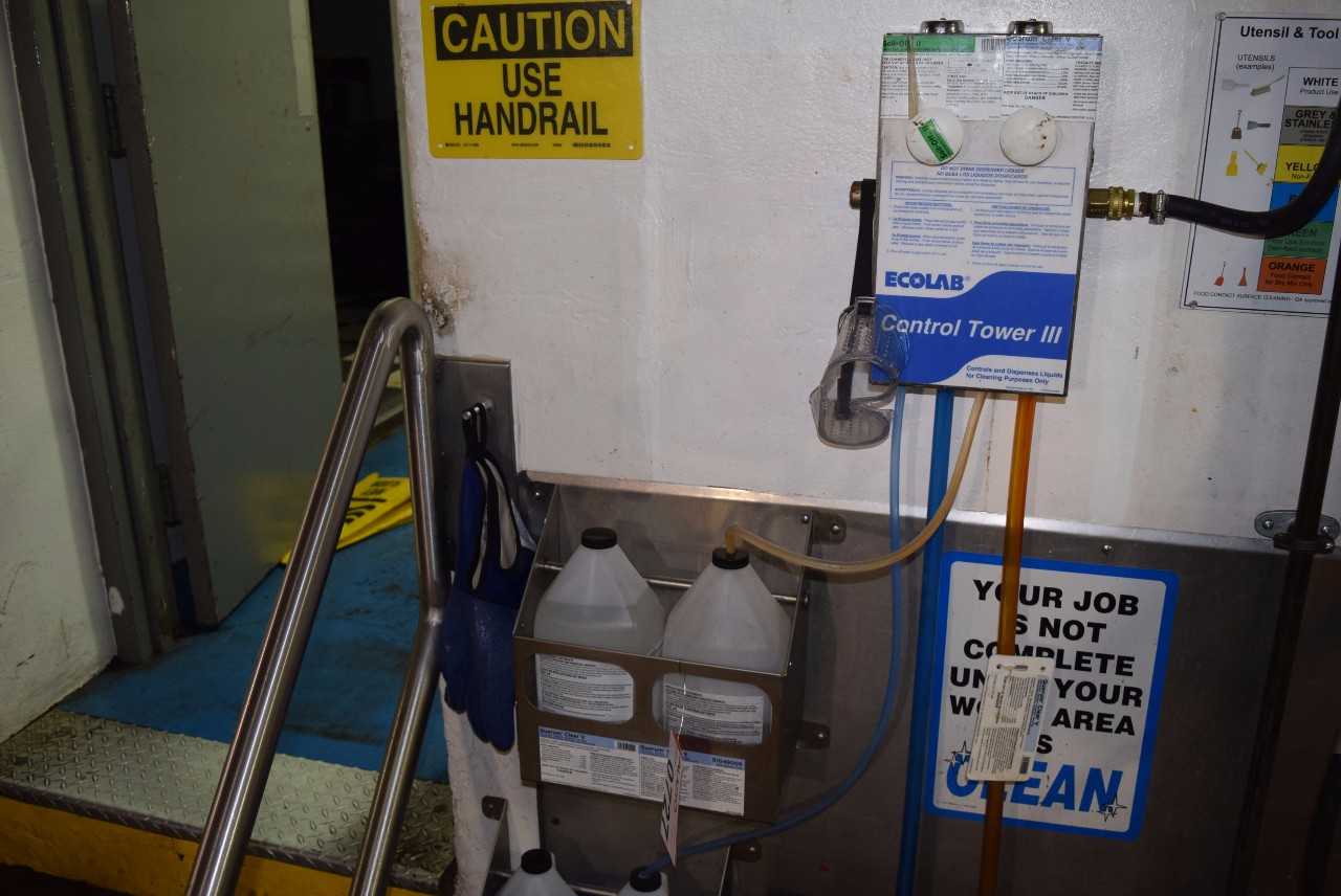 ECOLAB CONTROL TOWER 3 WITH CHEMICAL CLEANING STATION - MISCELLANEOUS