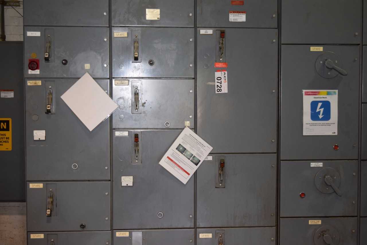 10 SECTIONS OF CUTLER HAMMER UNITROL MCCS WITH BREAKER STYLE STARTERS - MISCELLANEOUS