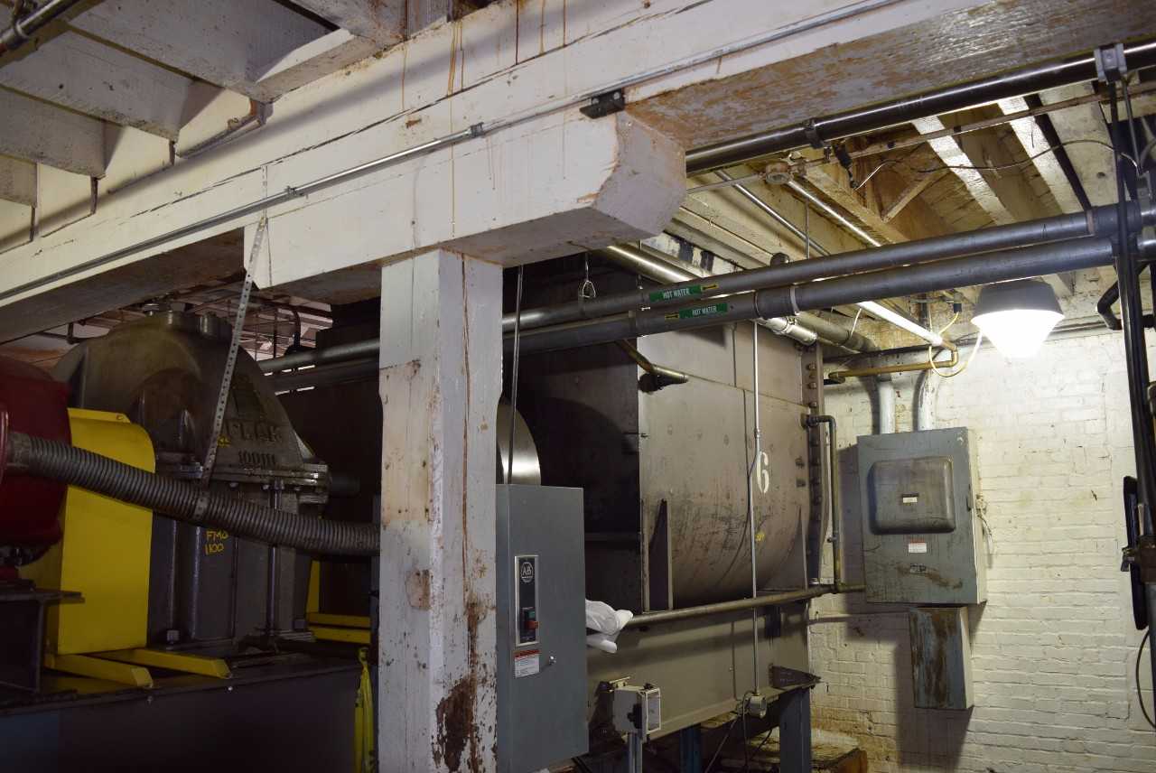 MCCARTER STEEL PUG MILL TANK 6 WITH ELIOT 100 HP MOTOR - MISCELLANEOUS