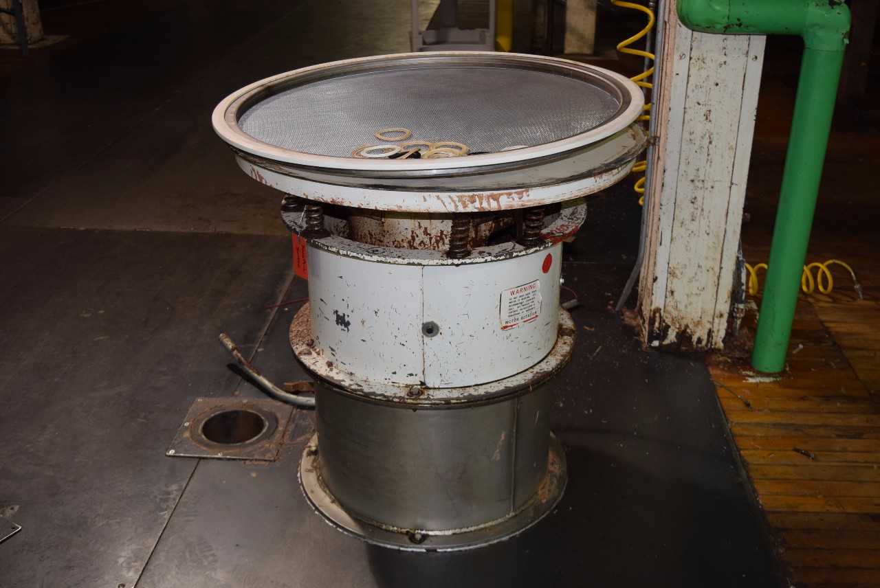 30" SWECO LS30 SHAKER BASE WITH SCREEN - MISCELLANEOUS
