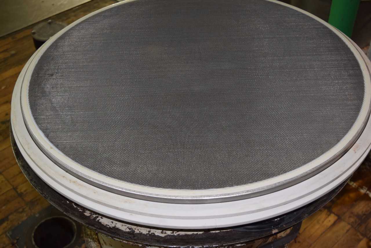 30" SWECO LS30 SHAKER BASE WITH SCREEN - MISCELLANEOUS