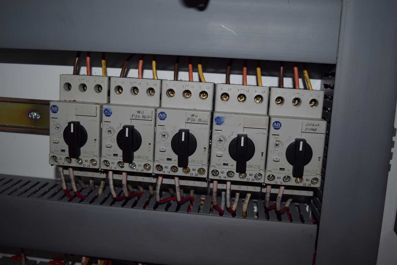 CONTROL CABINET WITH POWERFLEX 40 7.5 HP AC MOTOR DRIVE AND SLC 500 PLCS - MISCELLANEOUS