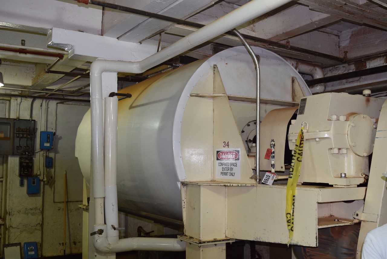 BLOMMER INSULATED FULL JACKETED MIXING TANK 34 WITH AGITATOR - MISCELLANEOUS