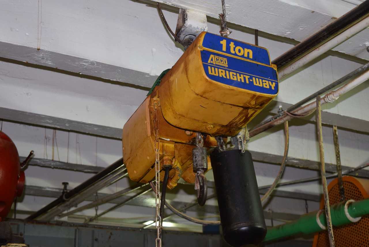 ACCO WRIGHT WAY 1 TON 115 V HOIST - MISCELLANEOUS