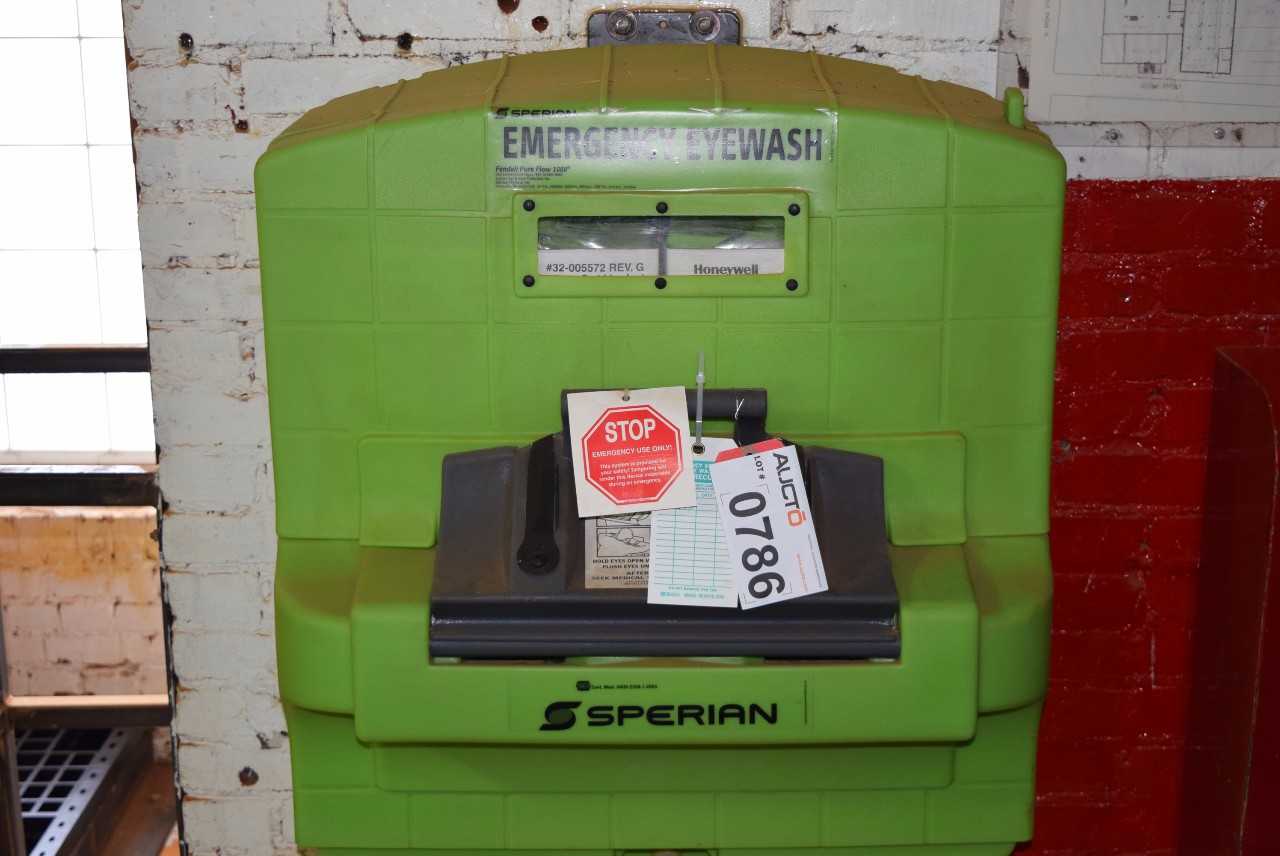 SPERIAN EMERGENCY EYEWASH STATION FENDALL PURE FLOW 1000 - MISCELLANEOUS