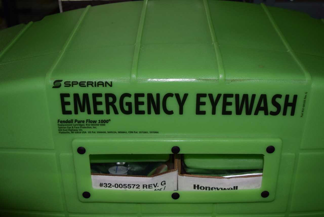 SPERIAN EMERGENCY EYEWASH STATION FENDALL PURE FLOW 1000 - MISCELLANEOUS