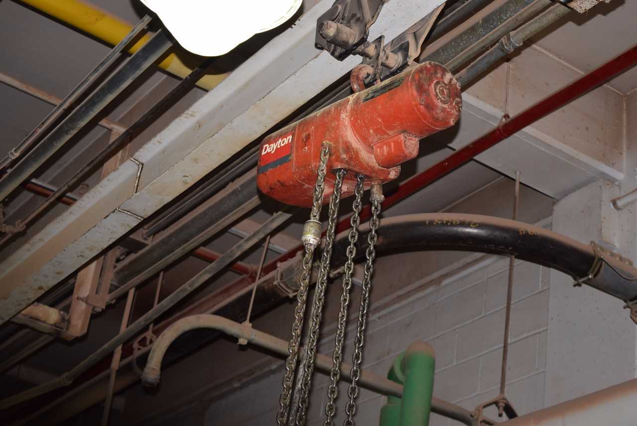 DAYTON 2 TON 115 V HOIST - MISCELLANEOUS