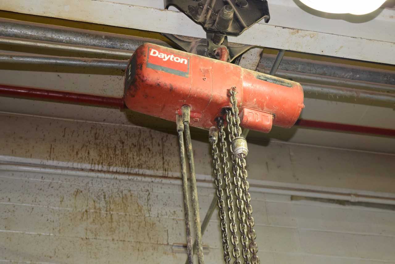 DAYTON 2 TON 115 V HOIST - MISCELLANEOUS