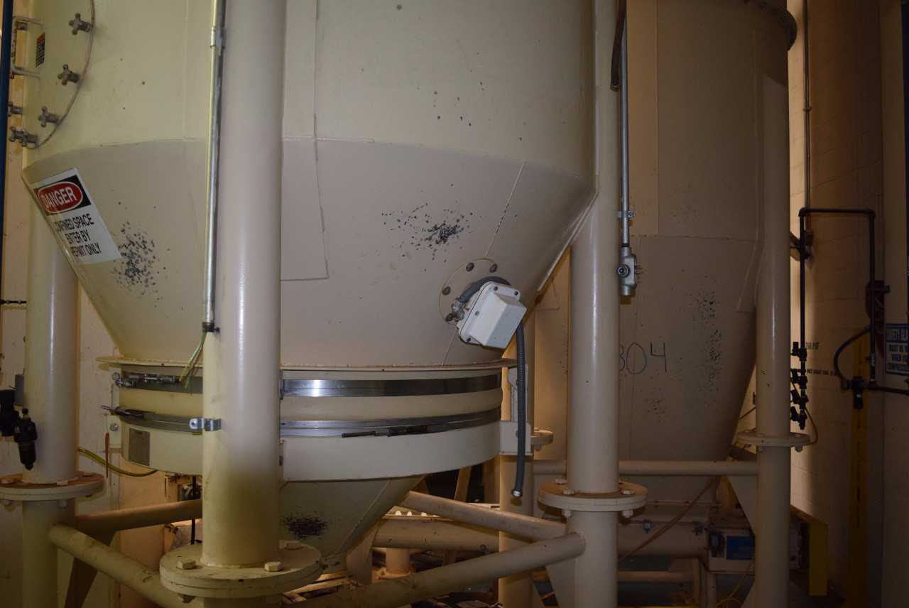 CARMAN STEEL TANK 305 WITH CARMAN HOPPER AND VIBRATOR - MISCELLANEOUS