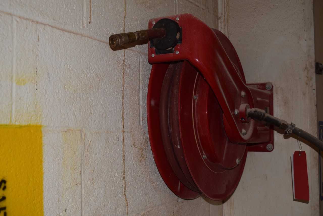 PNEUMATIC HOSE REEL - MISCELLANEOUS