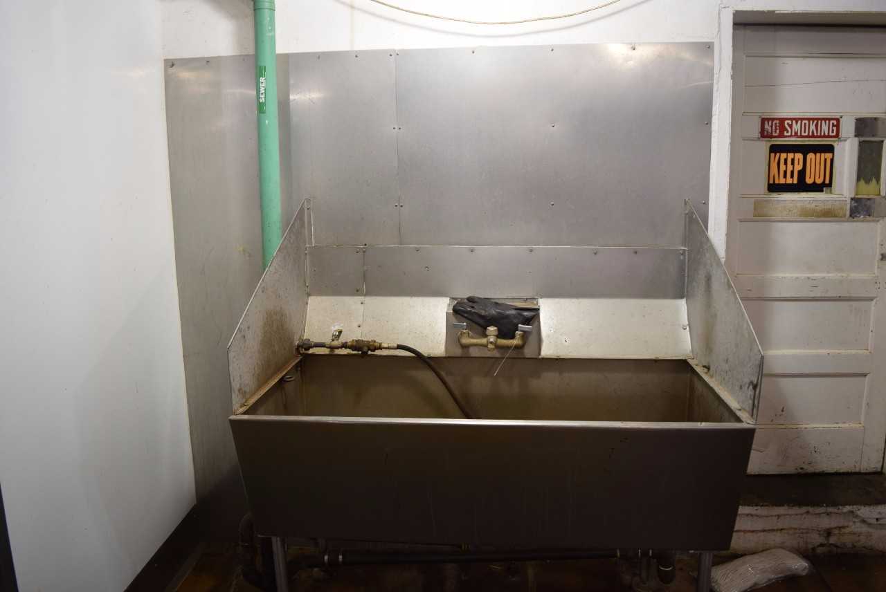 STAINLESS WASH BIN ~5 X 3' - MISCELLANEOUS