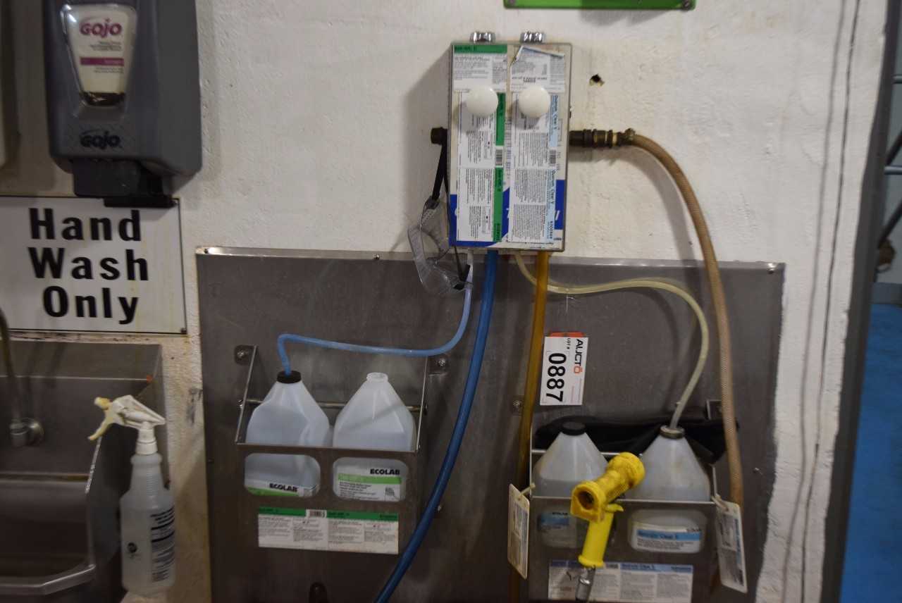 ECOLAB CONTROL TOWER 3 WITH CHEMICAL CLEANING STATION - MISCELLANEOUS