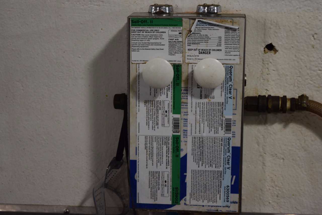 ECOLAB CONTROL TOWER 3 WITH CHEMICAL CLEANING STATION - MISCELLANEOUS