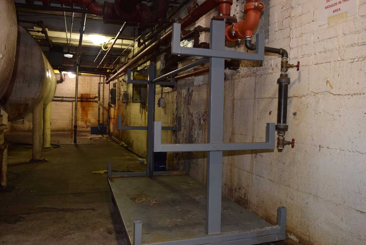 STEEL PIPE TROLLEY ~6 X 3 X 4' - MISCELLANEOUS