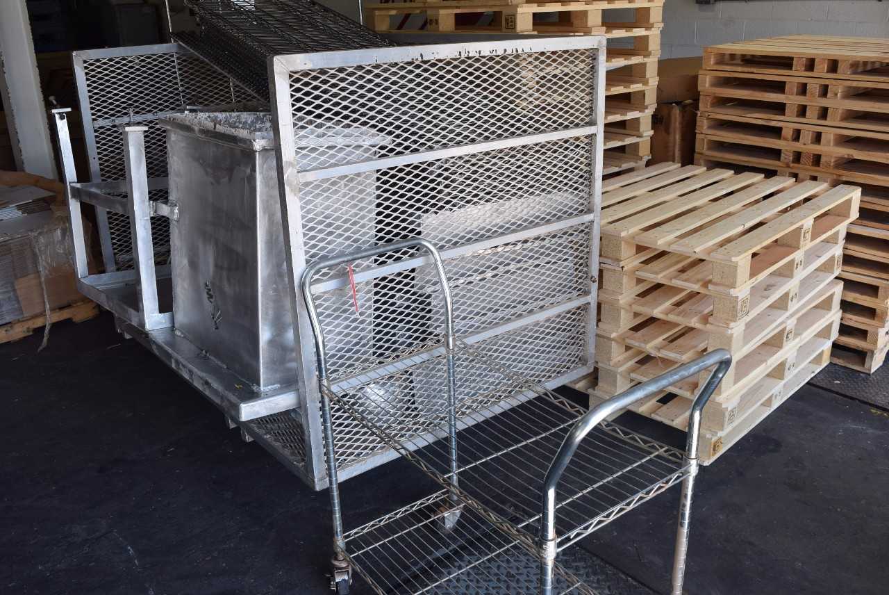 LOT OF 2 STEEL ROLLING CARTS WITHOUT CONTENTS ~4 X 5 X 7' - MISCELLANEOUS