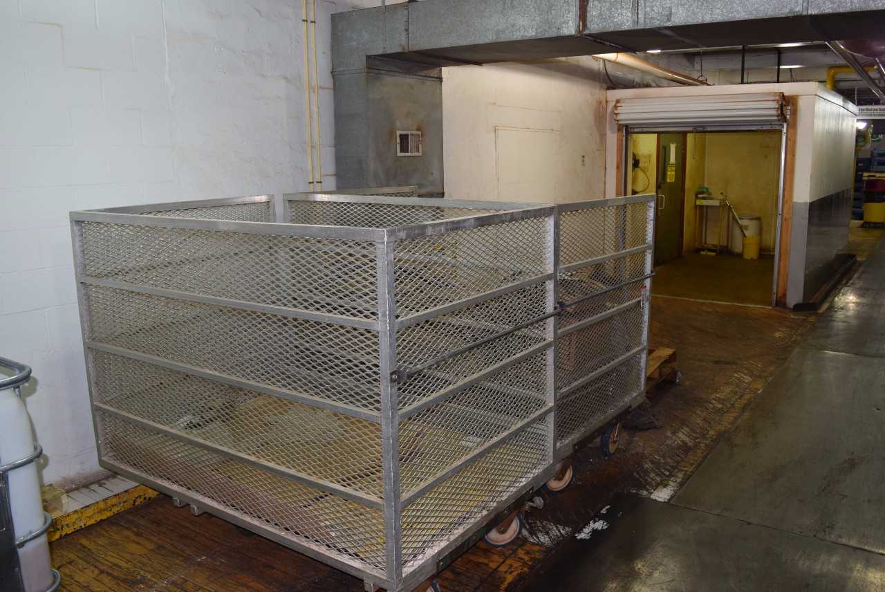 LOT OF 2 STEEL ROLLING CARTS WITHOUT CONTENTS ~4 X 5 X 7' - MISCELLANEOUS