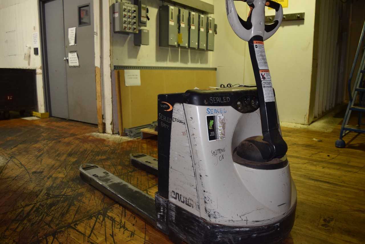 CROWN 2300 SERIES 2040 LBS. CAPACITY ELECTRIC PALLET JACK (DELAYED REMOVAL) - MISCELLANEOUS