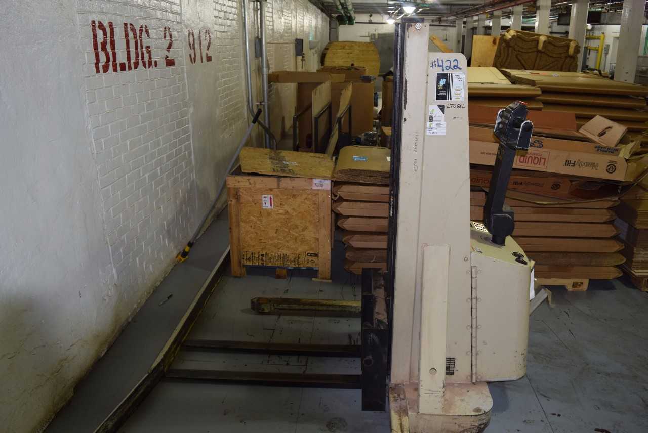 CROWN 20MT 2000 LBS. CAPACITY ELECTRIC PALLET LIFT TRUCK (DELAYED REMOVAL) - MISCELLANEOUS