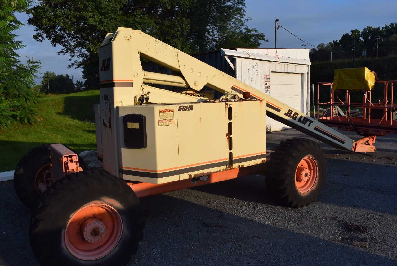 JLG 60 HA MAX PLATFORM HEIGHT 60, 500 LBS. CAPACITY MAN LIFT (DELAYED REMOVAL) - MISCELLANEOUS