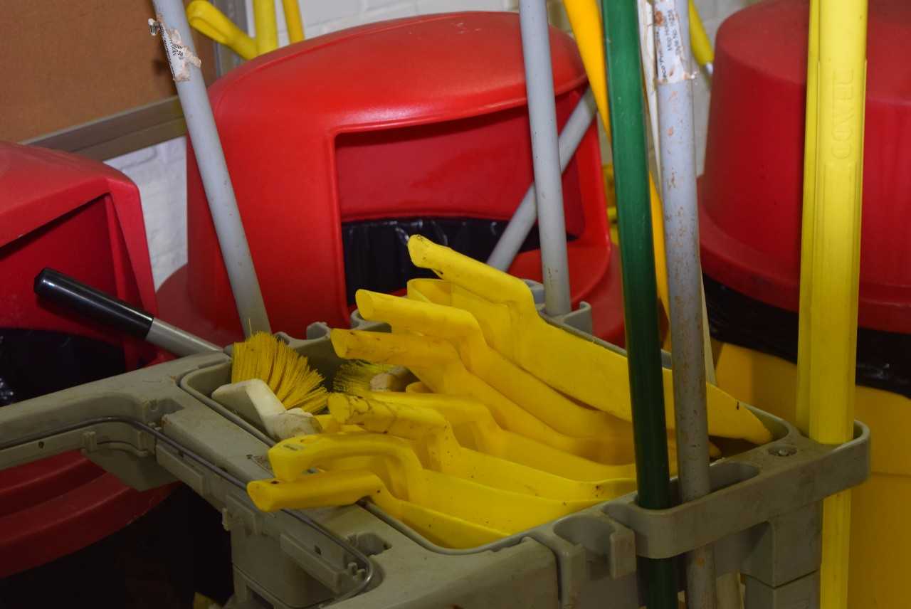LOT OF JANITORIAL EQUIPMENT - BROOMS, GARBAGE BIN, MOP BUCKET - MISCELLANEOUS