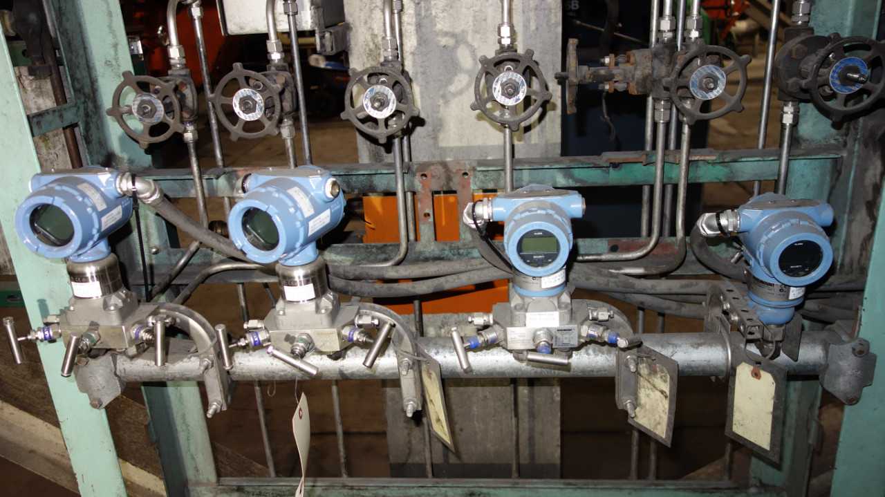 LOT OF 4 ROSEMOUNT 3051 PRESSURE TRANSMITTERS - MISCELLANEOUS
