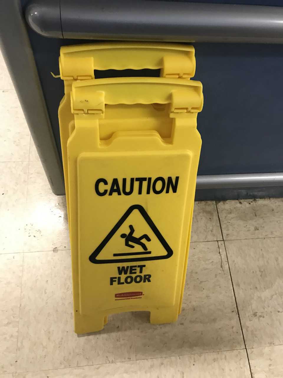 LOT OF 10 CAUTION SIGNS - MATERIAL HANDLING