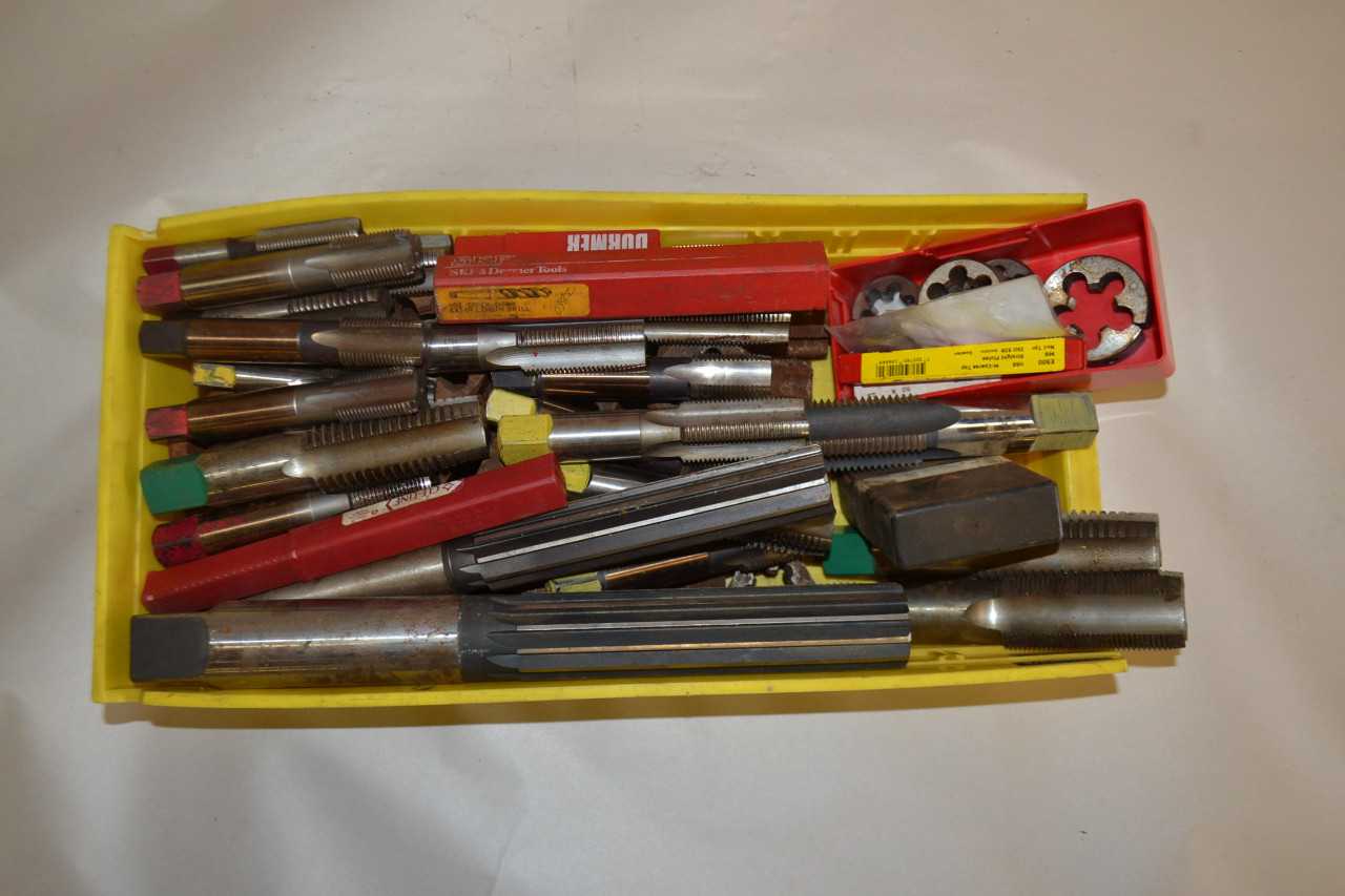 LOT OF TAPS AND DIES - MISCELLANEOUS