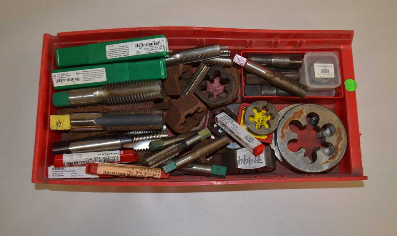 LOT OF TAPS AND DIES - MISCELLANEOUS