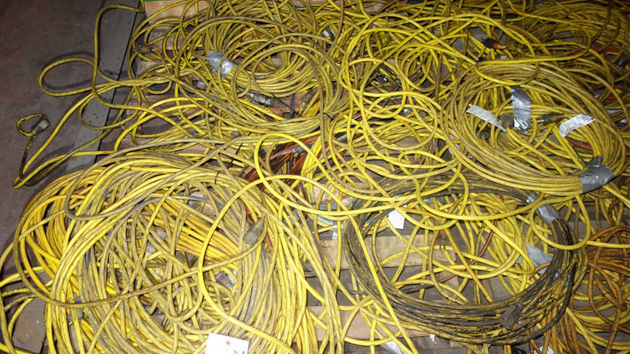 3 PALLETS OF ASSORTED ELECTRICAL EXTENSION CABLES - INDUSTRIAL PARTS