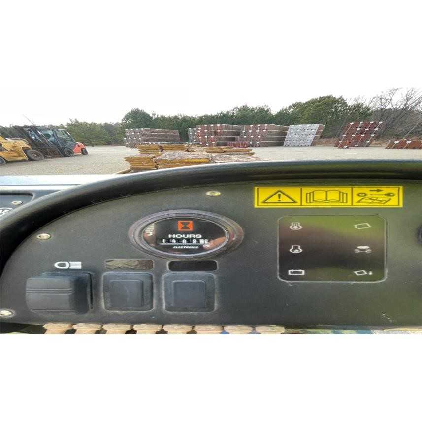 American 6150 Sweeper Truck - SWEEPER TRUCKS