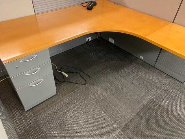 Lot of 10 Corner Desks (2596886) Vancouver, BC - MISCELLANEOUS