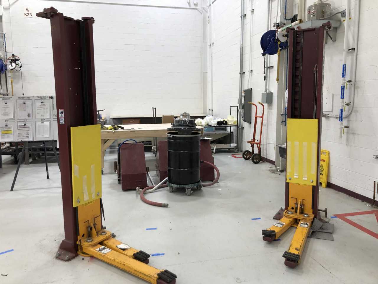 Mohawk Hydraulic Hoist - LIFTING EQUIPMENT
