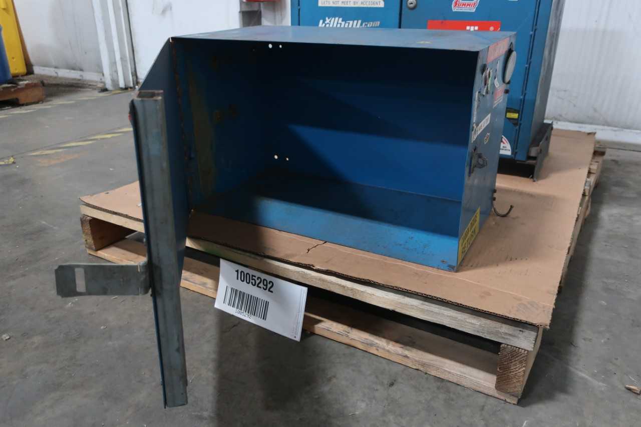 LOT OF 2 STACKABLE TOOL CABINETS - TOOL STORAGE