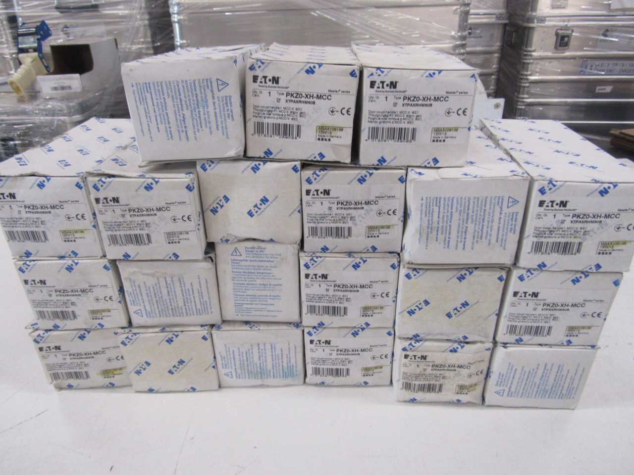 Lot of Quantity 21x XTPAXRHM90B Contactor - CONTACTORS