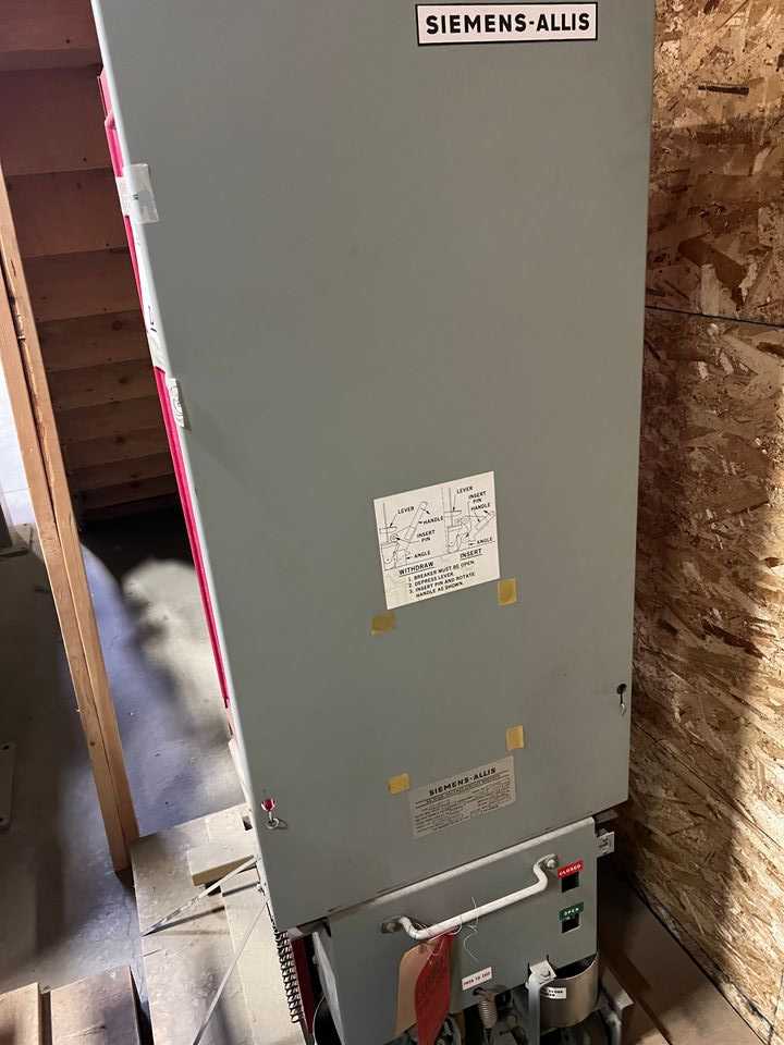 1978 Siemens Allis-Chalmers MA-250C1 High Voltage Ruptair Power Circuit Breaker - CIRCUIT BREAKERS