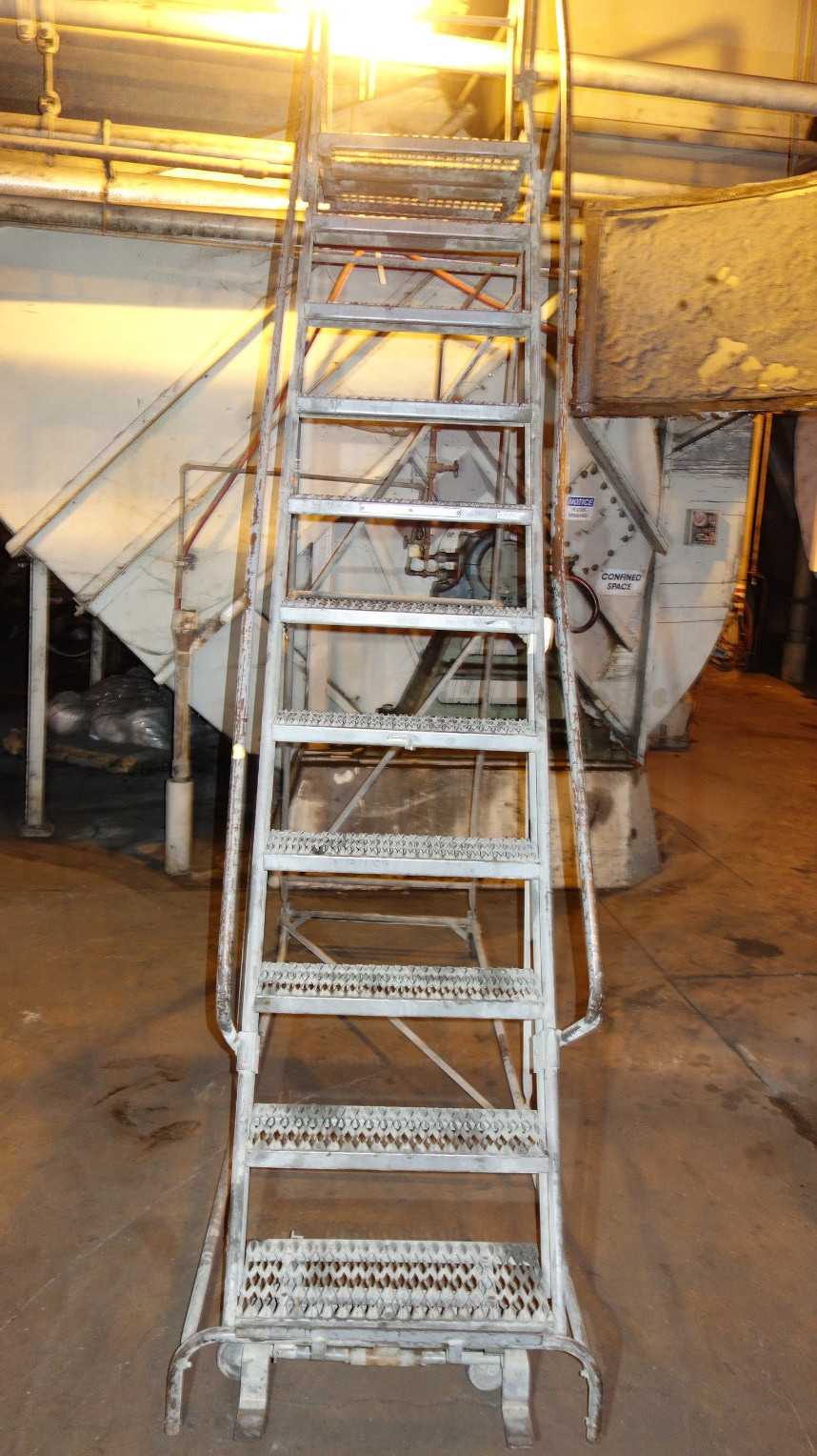 COTTERMAN 300LBS 11-STEP STEP LADDER - MATERIAL HANDLING