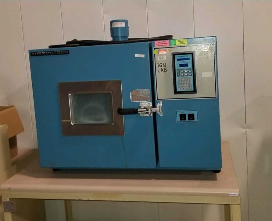 Thermotron Bake Oven - LAB & SCIENTIFIC