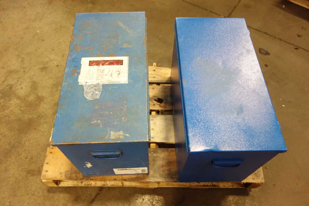 SWAGELOK BENCH TOP TUBE BENDER WITH CASE AND SPARE PARTS - MACHINING ACCESSORIES & TOOLING