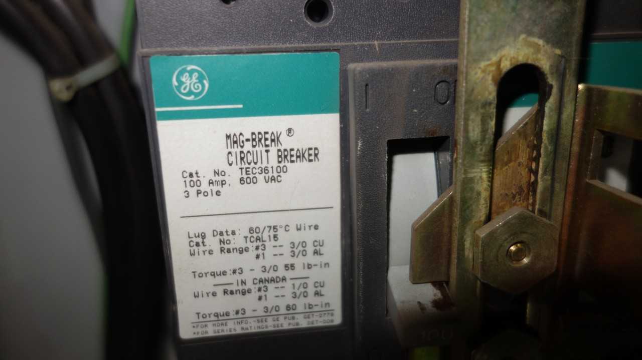 GENERAL ELECTRIC SIZE 3 CR387E4**6FAEAAA STARTER & MAG-BREAK 100A CIRCUIT BREAKER CABINET - CIRCUIT BREAKERS