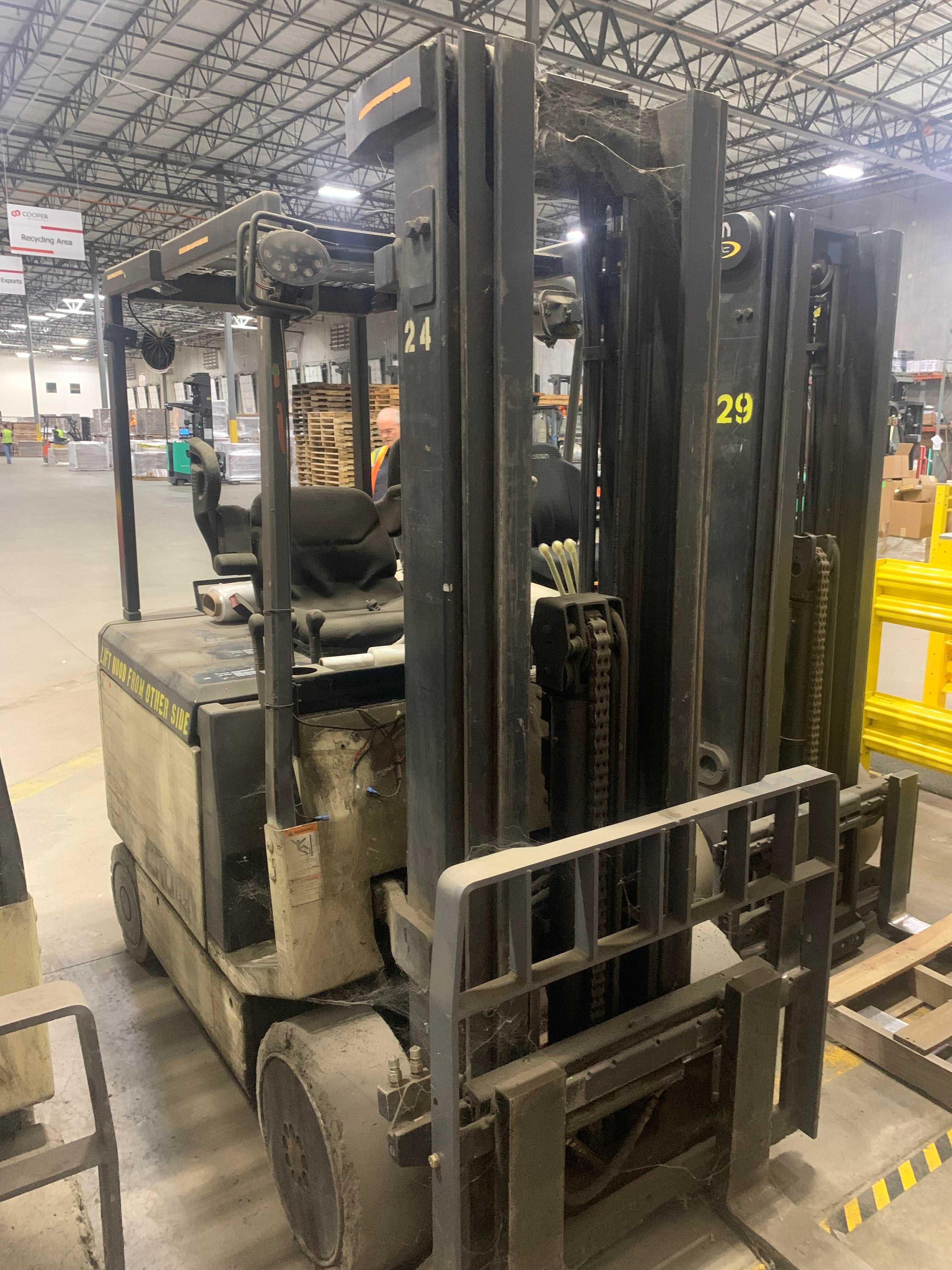 Crown 50FCTT-206 Forklift - FORKLIFTS