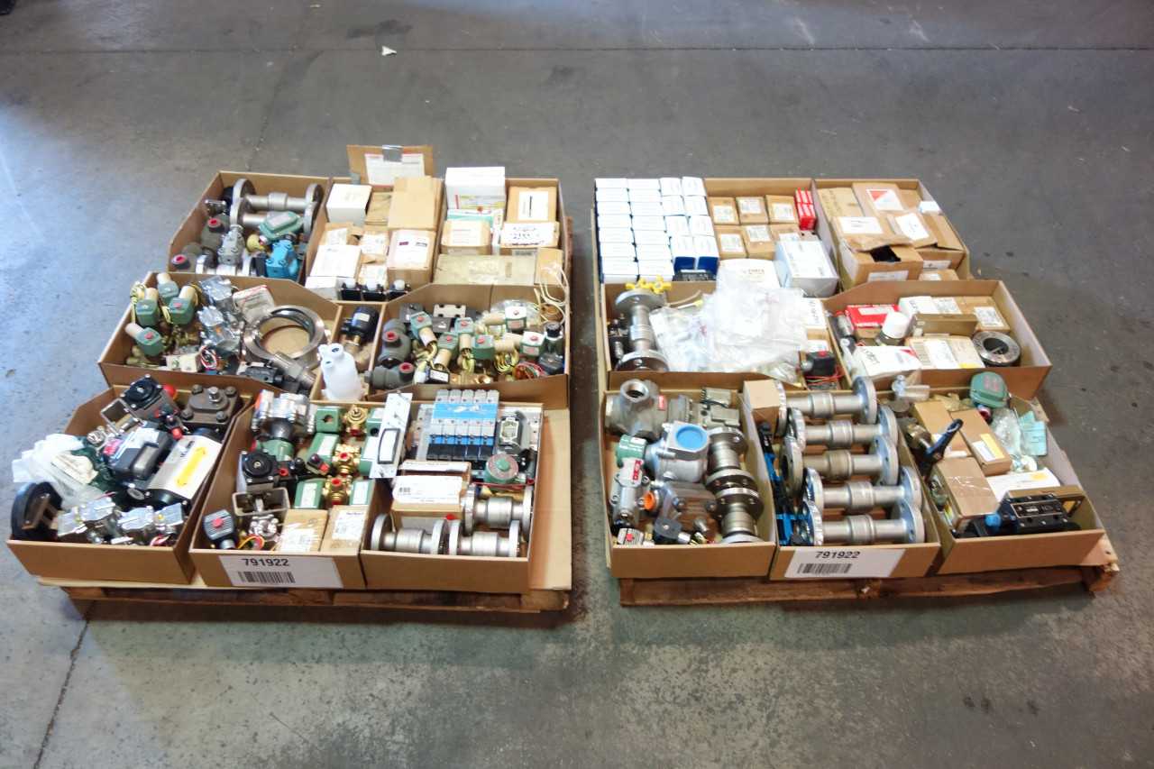 2 PALLETS OF ASSORTED VALVES AND VALVE ACCESSORIES - VALVES