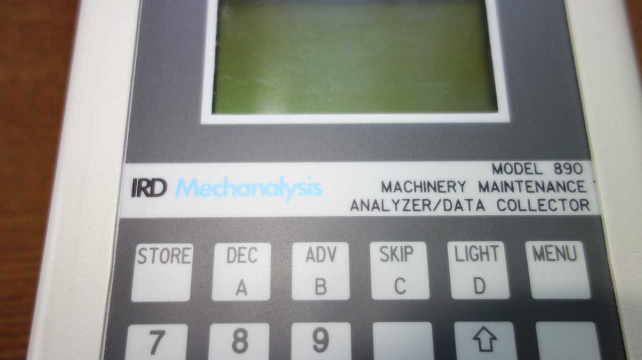 IRD 19697 VIBRATION ACCELEROMETER W/ 890 ANALYZER - ELECTRICAL COMPONENTS