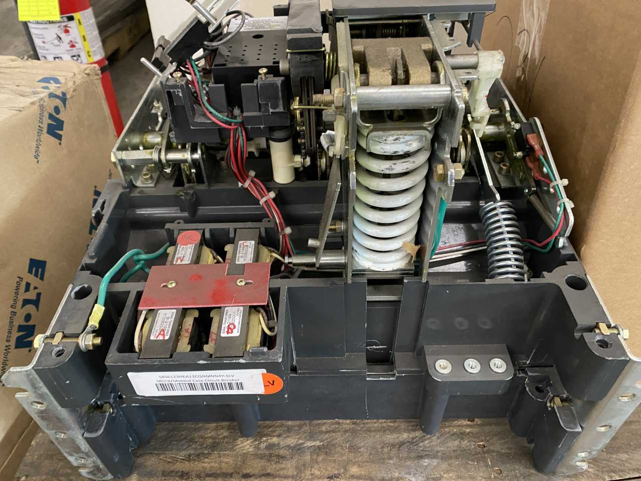 Lot of Quantity 1x SBS6123HEA12CQNMNN4Y 1200A Magnum SB Circuit Breaker Core - CIRCUIT BREAKERS