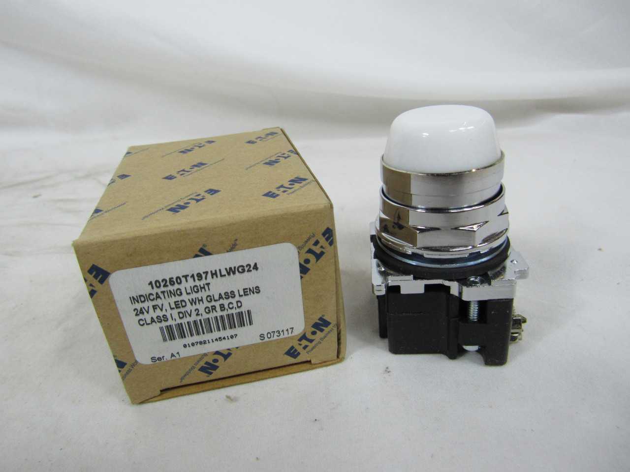 Quantity of 7 New Surplus Eaton 10250T197HLWG24 Indicating Light LED Lamp 24V White - LIGHTING Quantity of 7 New Surplus Eaton 10250T197HLWG24 Indicating Light LED Lamp 24V White - LIGHTING