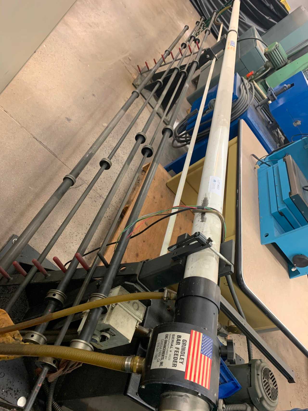 12' Grindly Hydraulic Bar Feeder - CNC LATHES