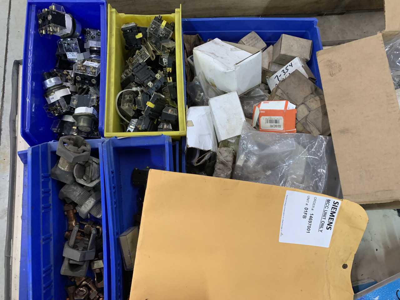 PALLET OF ELECTRICAL EQUIPMENT AND AUTOMATION PARTS ALLEN BRADLEY - ELECTRICAL COMPONENTS