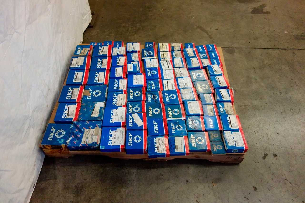 1 PALLET OF ASSORTED SKF BEARINGS - BEARINGS