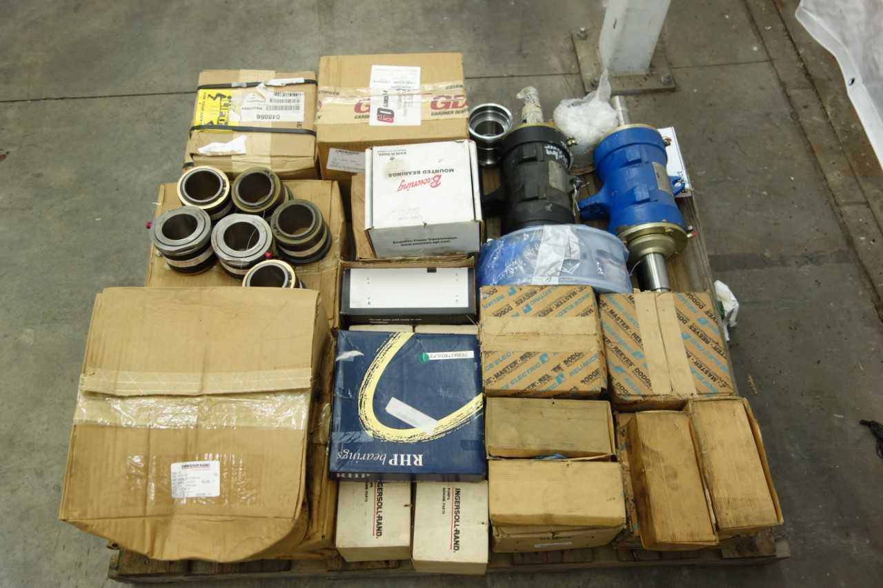 PALLET OF ASSORTED BEARINGS AND BEARING PARTS - BEARINGS