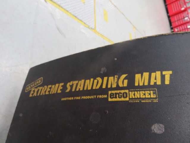 Erco Standing Mats (2) Lot - MISCELLANEOUS